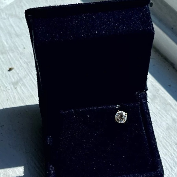 .62k 5.5mm color G natural diamond excellent cut with paperwork - Picture 2 of 7